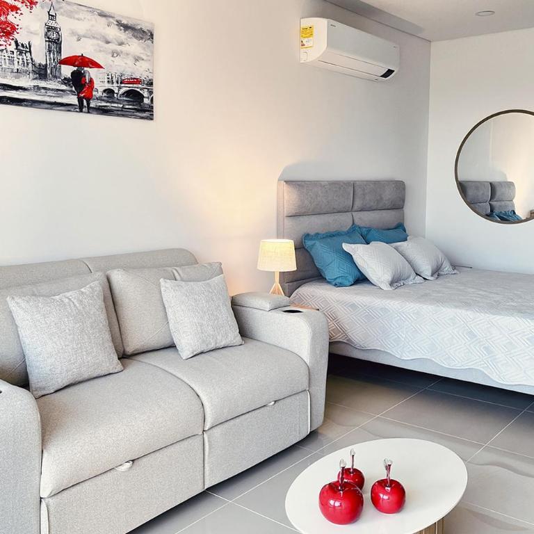 Loft de lujo con vista al mar, la sierra, terraza con piscina y jacuzzis - Apartamento de 1 dormitorio - 9