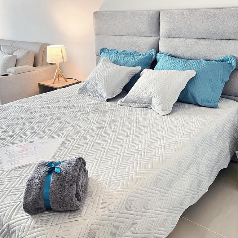 Loft de lujo con vista al mar, la sierra, terraza con piscina y jacuzzis - Apartamento de 1 dormitorio - 11