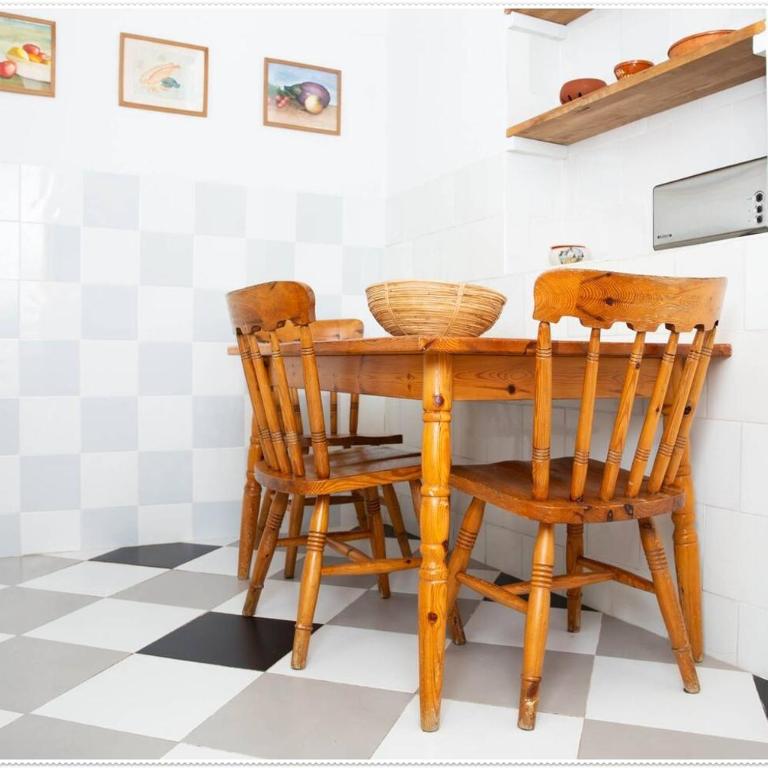 Charming Home Near Santa María del Mar - Six-Bedroom House - 38