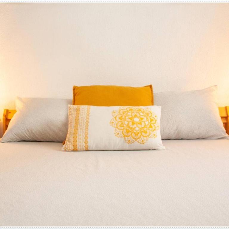 Charming Home Near Santa María del Mar - Six-Bedroom House - 8