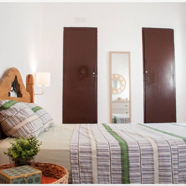 Charming Home Near Santa María del Mar - Six-Bedroom House - 7