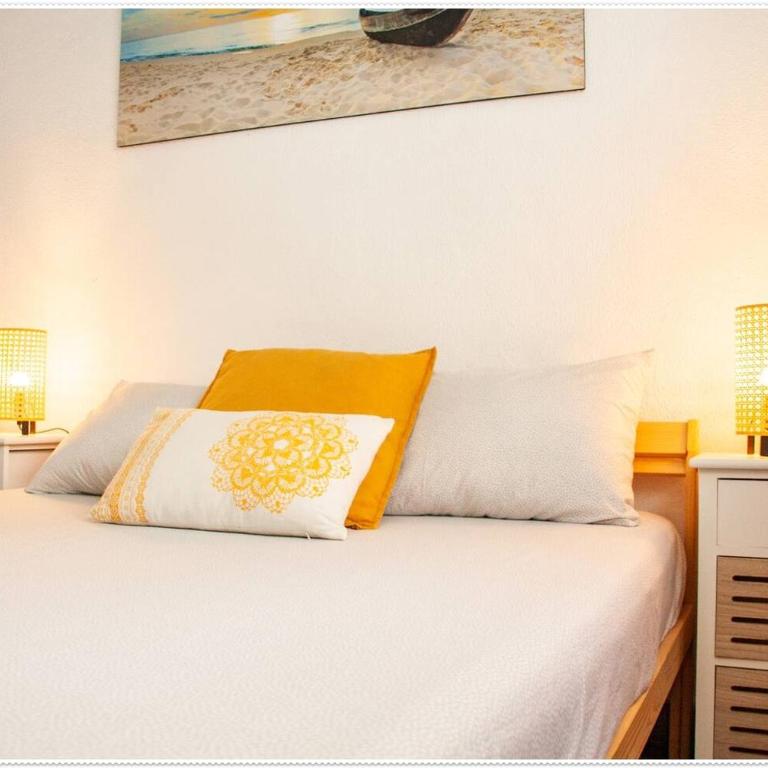 Charming Home Near Santa María del Mar - Six-Bedroom House - 13