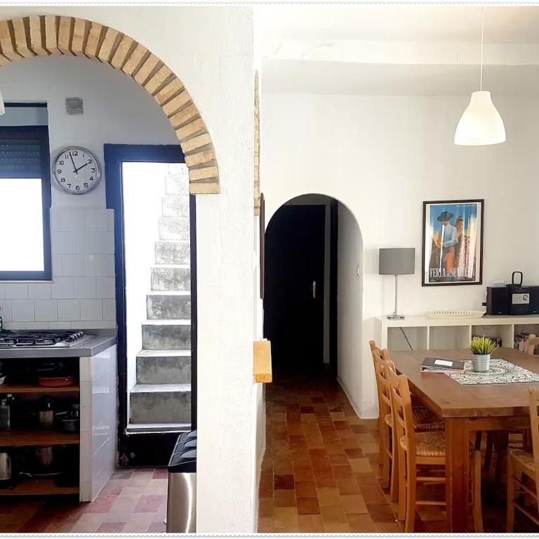 Charming Home Near Santa María del Mar - Six-Bedroom House - 14