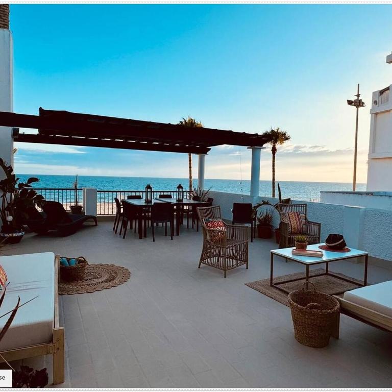Charming Home Near Santa María del Mar - Six-Bedroom House - 20