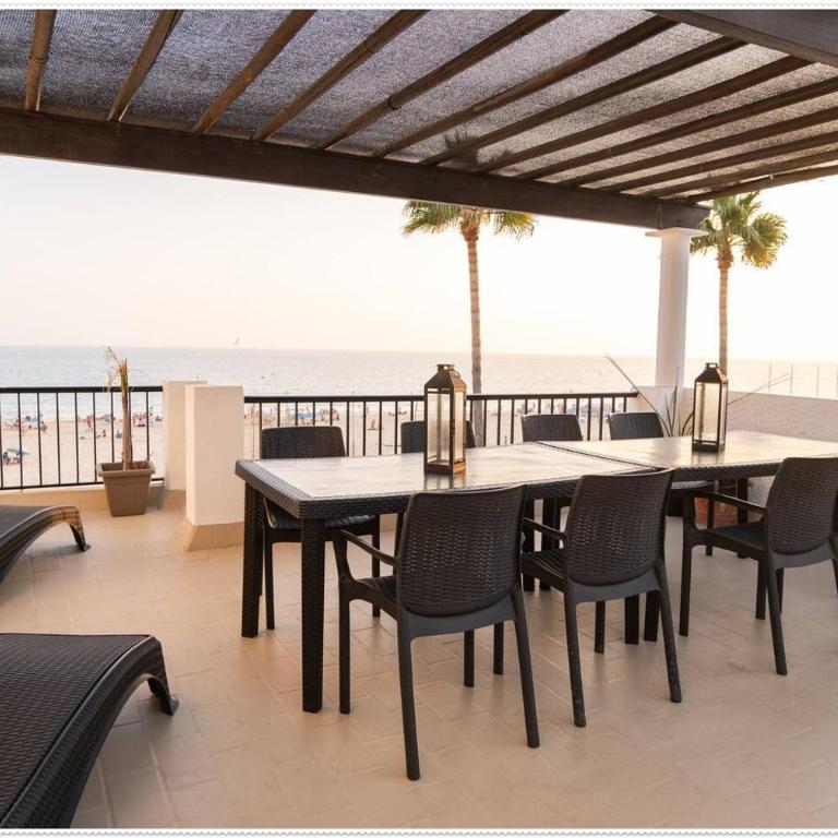 Charming Home Near Santa María del Mar - Six-Bedroom House - 27
