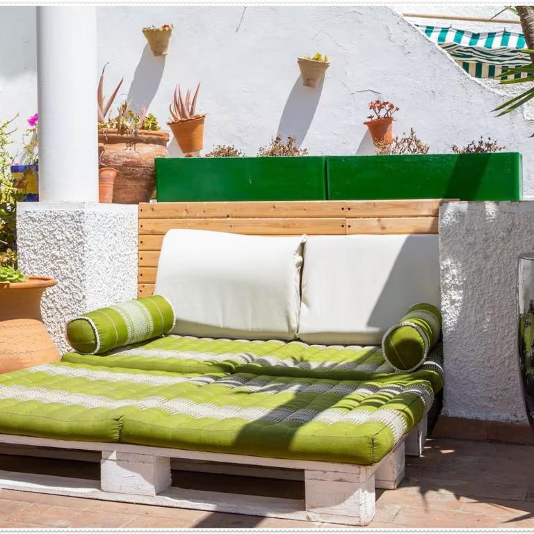 Charming Home Near Santa María del Mar - Six-Bedroom House - 41