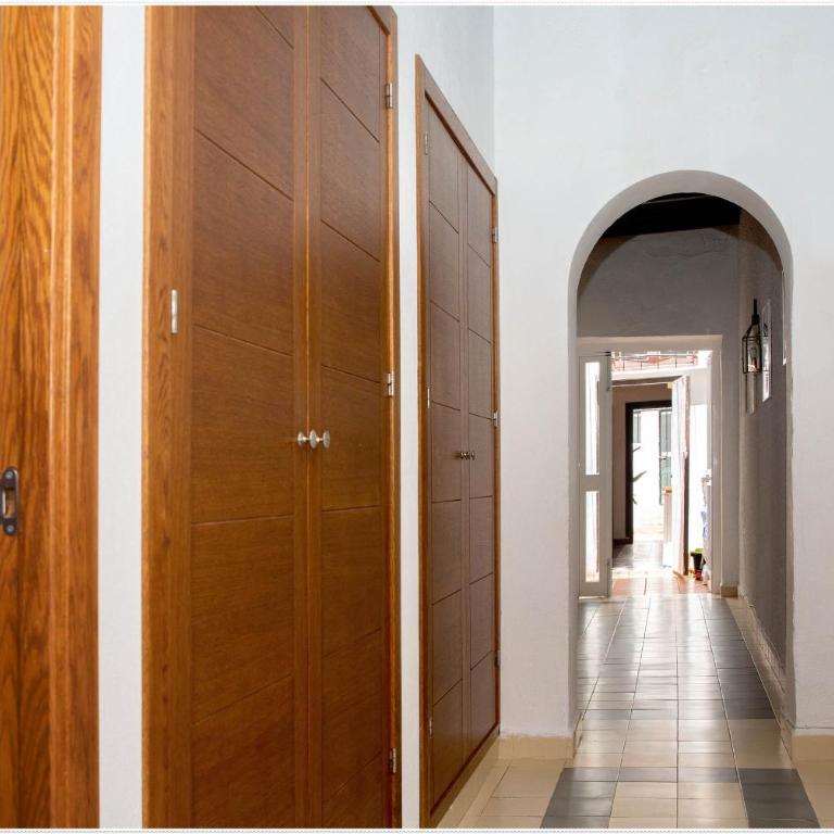 Charming Home Near Santa María del Mar - Six-Bedroom House - 59