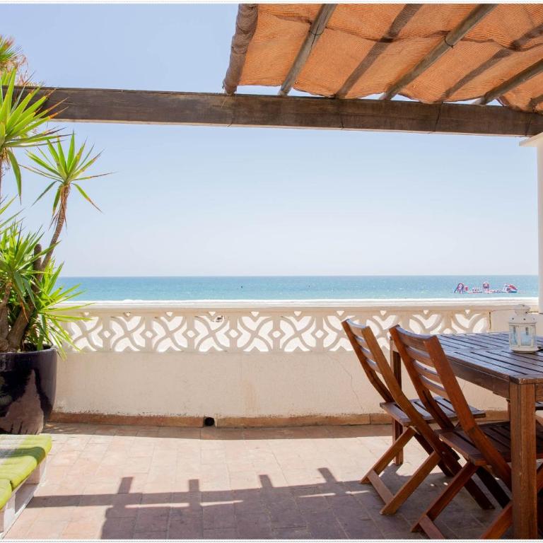 Charming Home Near Santa María del Mar - Six-Bedroom House - 73