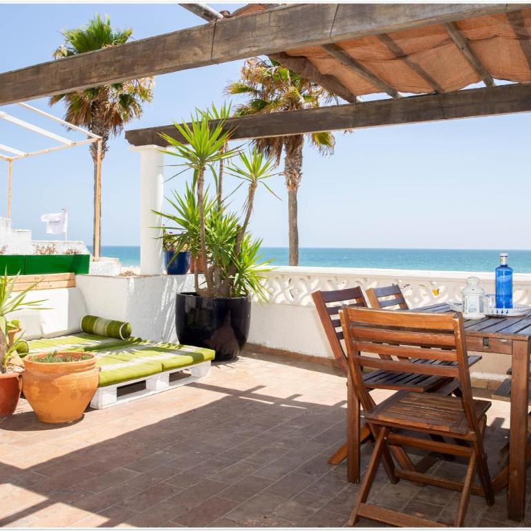 Charming Home Near Santa María del Mar - Six-Bedroom House - 68