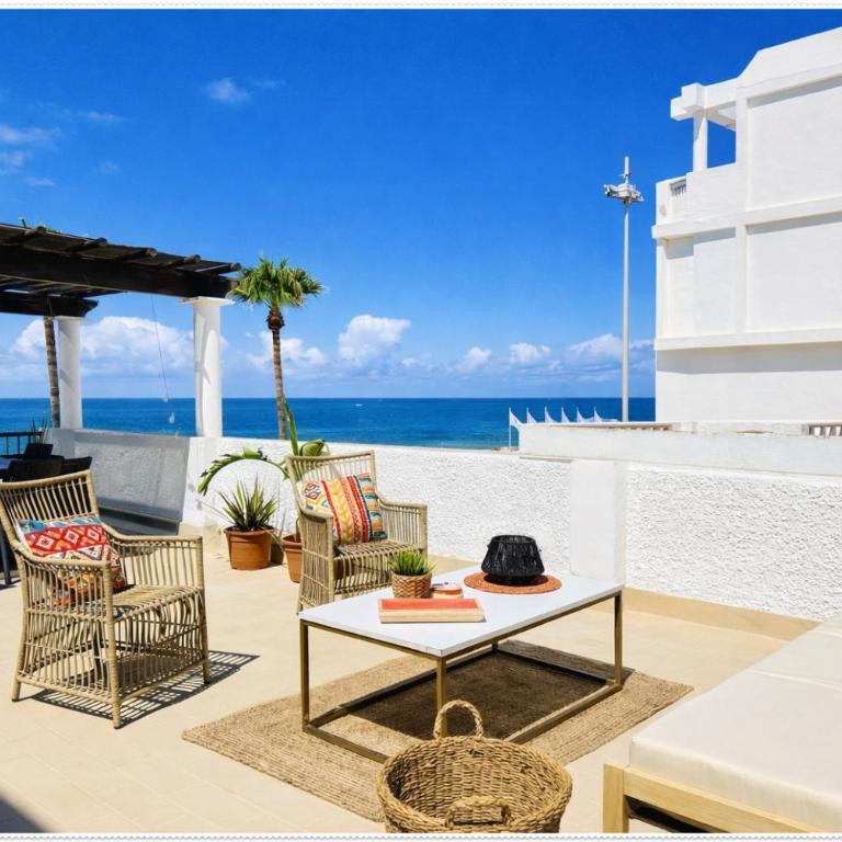 Charming Home Near Santa María del Mar - Six-Bedroom House - 76
