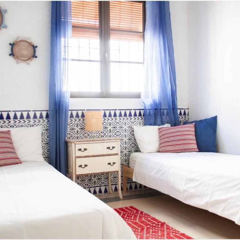 Charming Home Near Santa María del Mar - Six-Bedroom House - 79