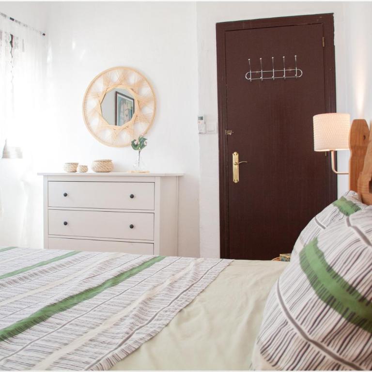 Charming Home Near Santa María del Mar - Six-Bedroom House - 84