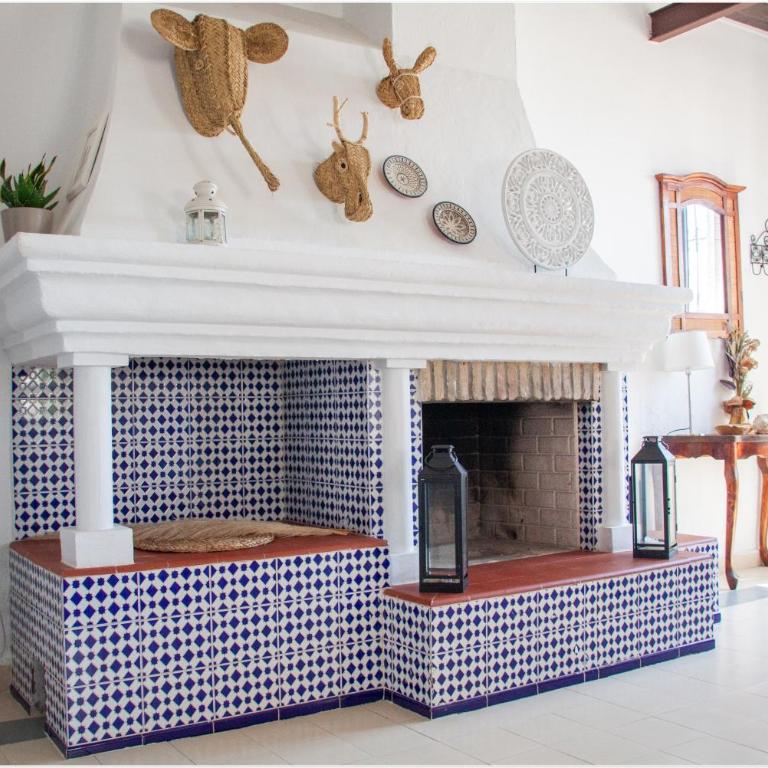 Charming Home Near Santa María del Mar - Six-Bedroom House - 81