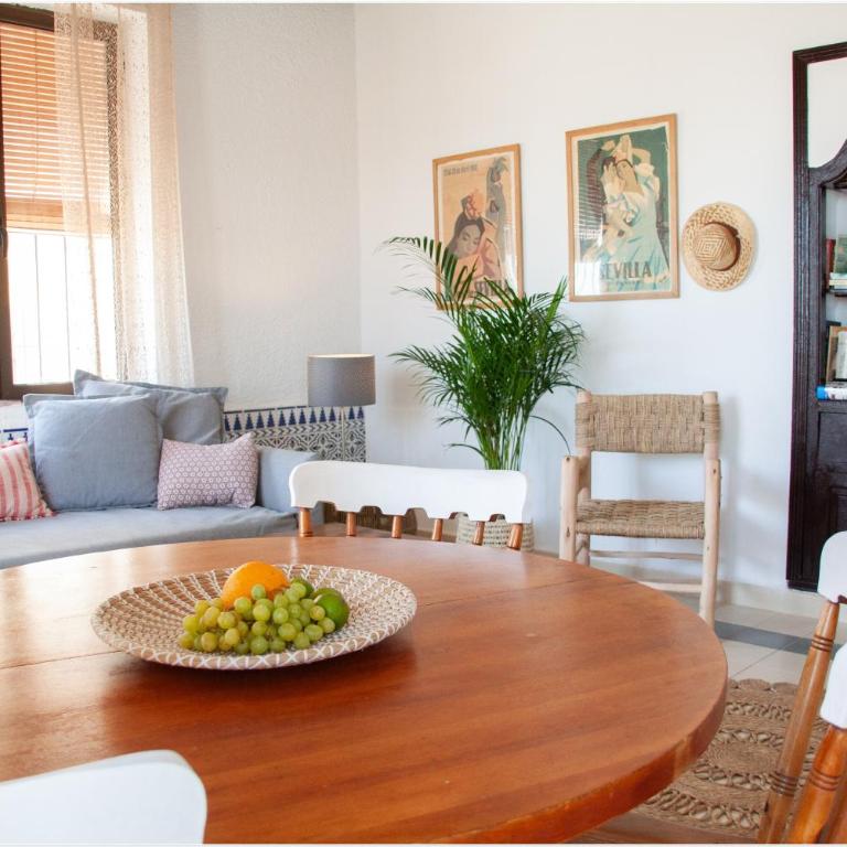 Charming Home Near Santa María del Mar - Six-Bedroom House - 86