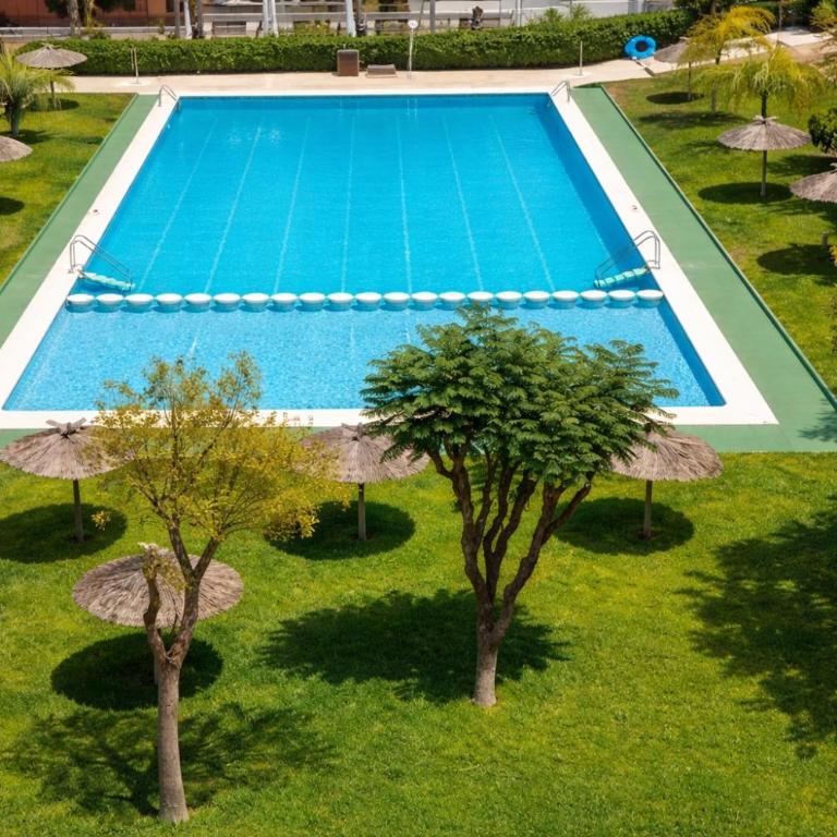 4BR Apt 10 min Walk to San Juan Beach - Pool & Terrace - Apartment - 3