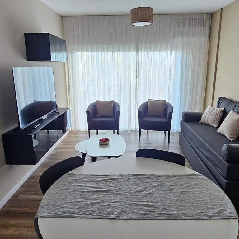 2 habitaciones 45mtrs en centro con balcón y garaje - Apartamento de 1 dormitorio - 2