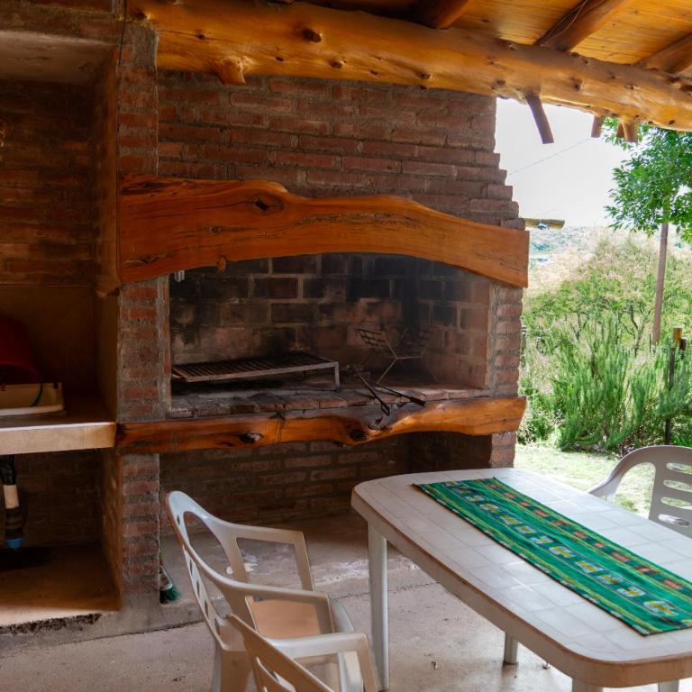 Cabañas en Santa Rosa de Calamuchita con pileta y parrilla - cerca del rio - Cabaña con vistas al jardín - 14