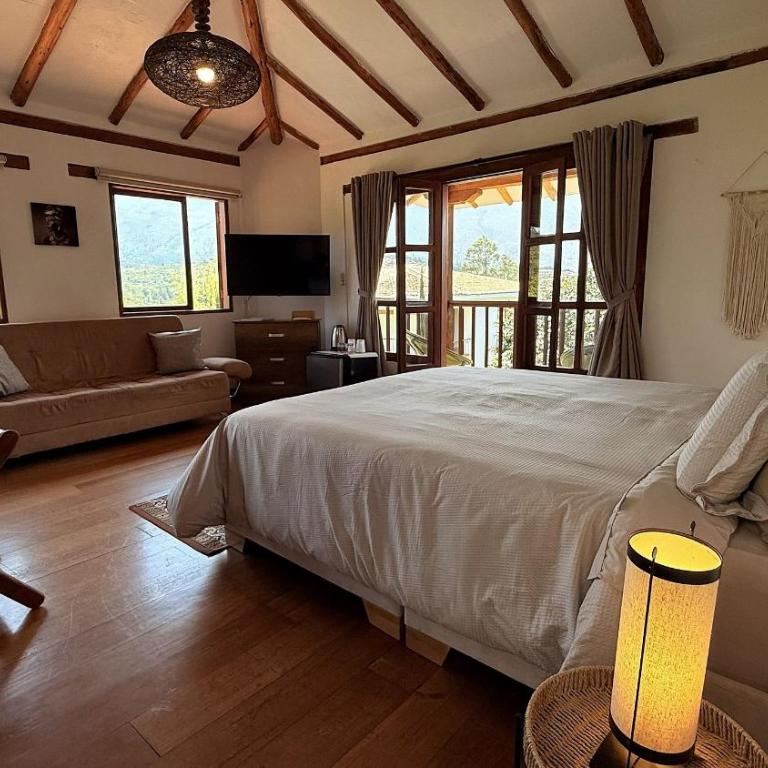 El Solaz Suites By Honnor Living - Triple Room with View - 15