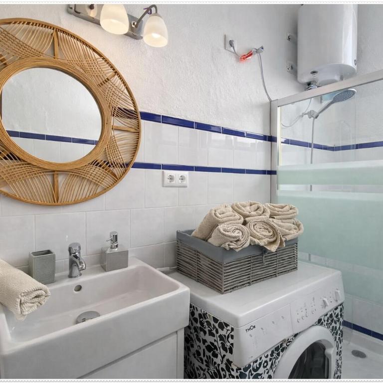 Charming Home Near Santa María del Mar - One-Bedroom Apartment - 2