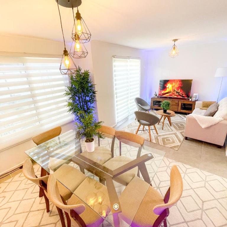 Acogedora casa cerca del mar - Three-Bedroom House - 1