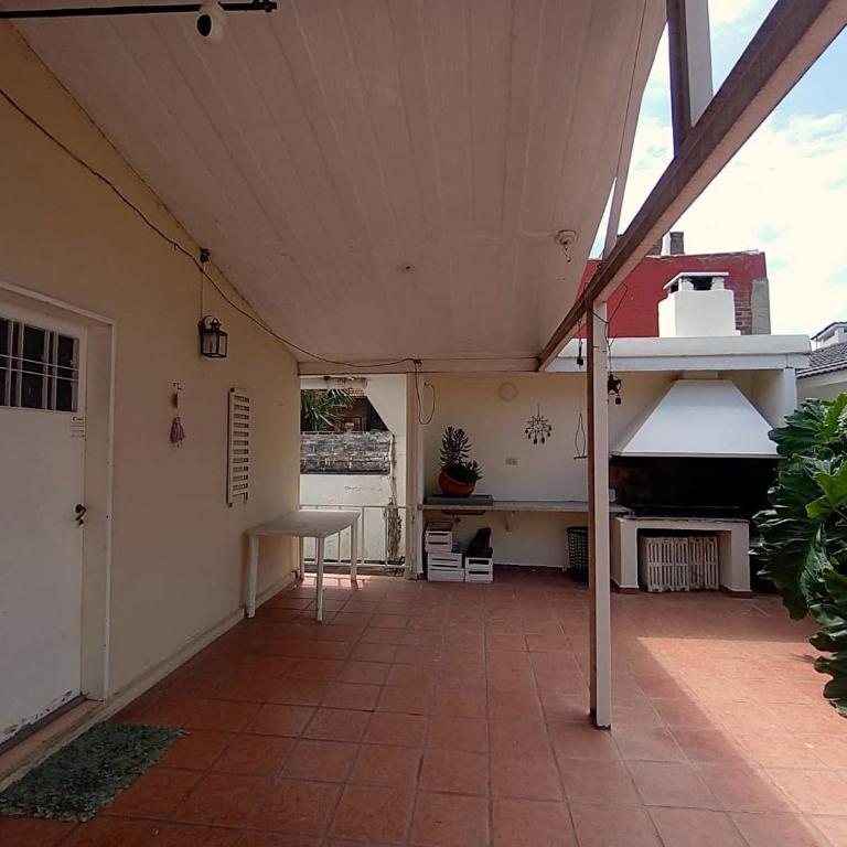 Casa De 4 Ambientes a metros de la Playa - Three-Bedroom House - 35