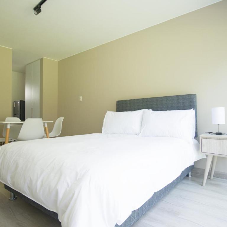 2-BR Apt in the Financial District with park views - Vacation Home - 9