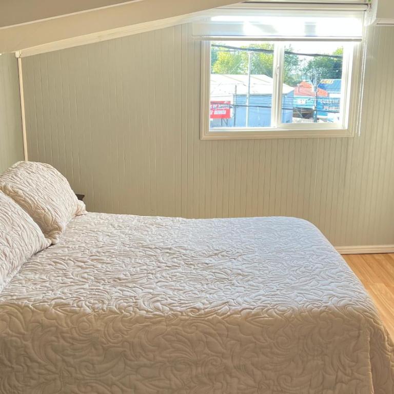 Hospedaje Avenida - Double Room with Private Bathroom - 3