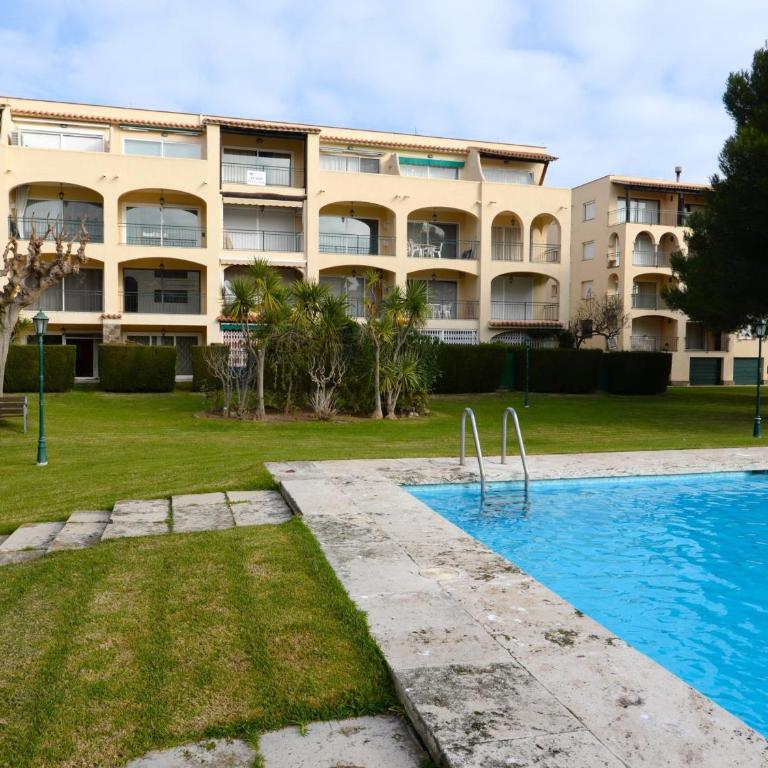 Apartamento en S'Agaró con piscina, terraza y se admiten mascotas, cerca del mar - ES-298-15 - Apartamento - 2