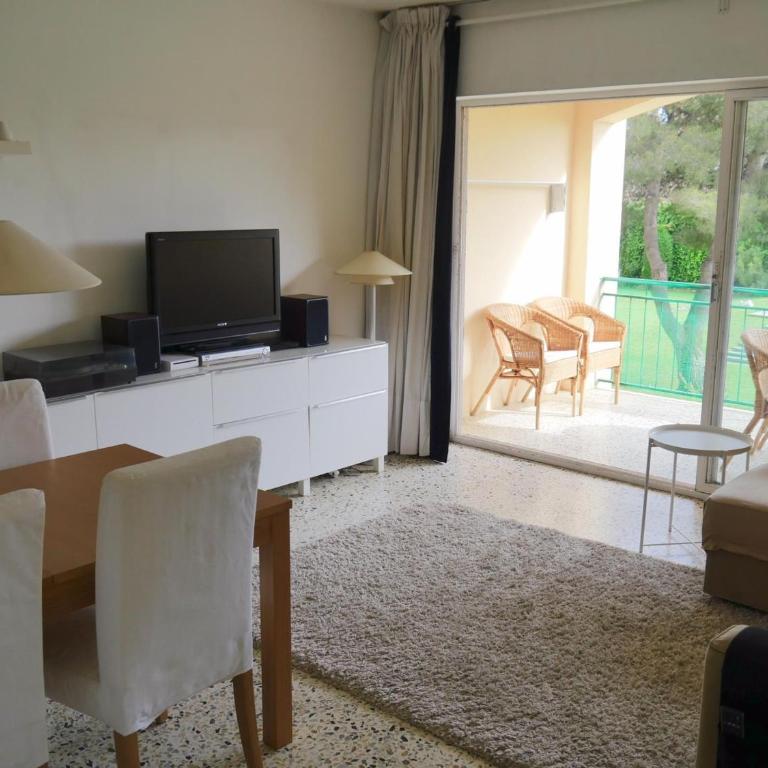 Cómodo apartamento en S'Agaró con terraza y piscina - ES-298-9 - Apartamento - 3