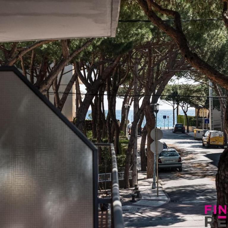 Apartamento a 100m de la playa con terraza, aparcamiento y vista lateral al mar - ES-298-30 - Apartamento - 3