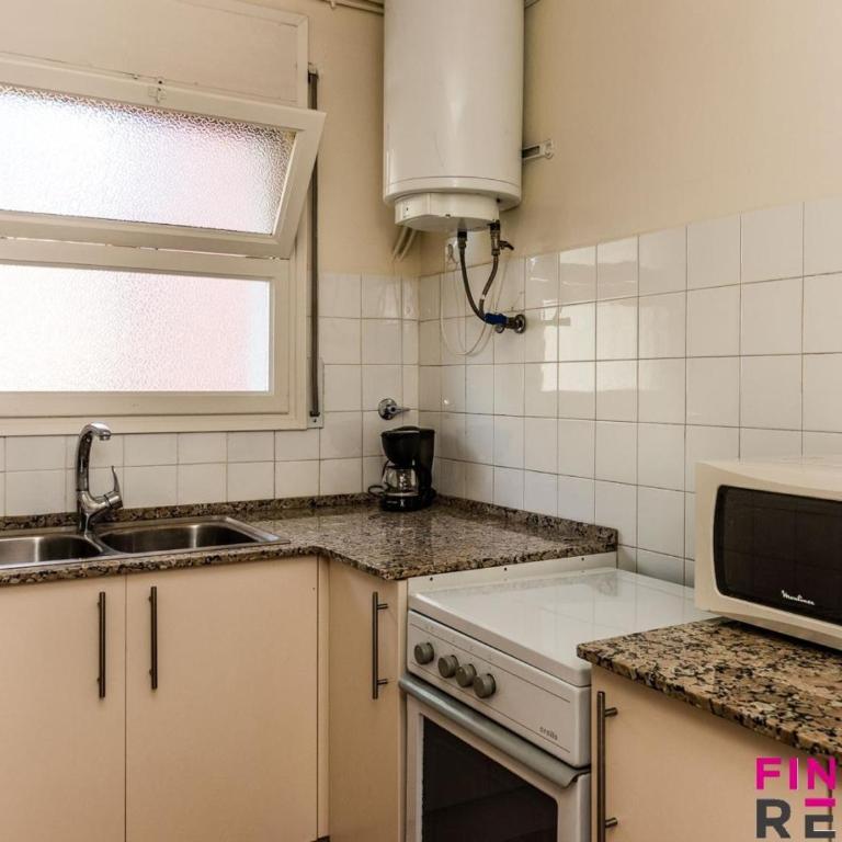 Apartamento a 100m de la playa con terraza, aparcamiento y vista lateral al mar - ES-298-30 - Apartamento - 8