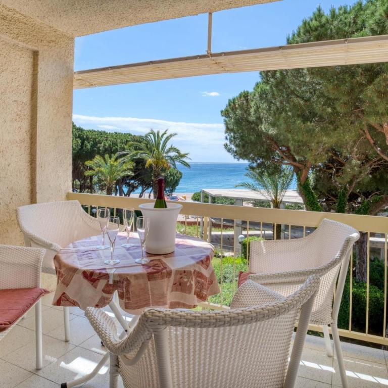 Apartamento con vista al mar en Platja d'Aro, acceso directo a la playa - ES-298-35 - Apartamento - 1