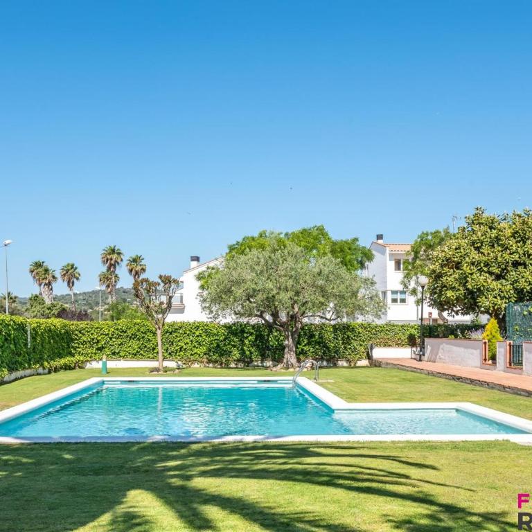 Apartamento en planta baja con jardín y acceso a piscina, cerca de playa de Sant Pol - ES-298-47 - Apartamento - 2