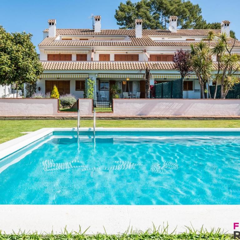 Apartamento en planta baja con jardín y acceso a piscina, cerca de playa de Sant Pol - ES-298-47 - Apartamento - 1