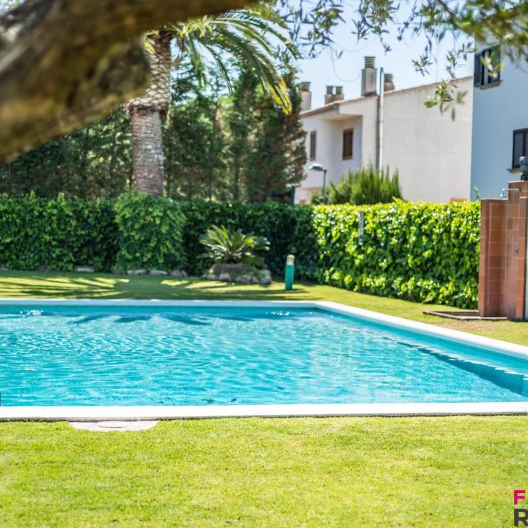 Apartamento en planta baja con jardín y acceso a piscina, cerca de playa de Sant Pol - ES-298-47 - Apartamento - 4