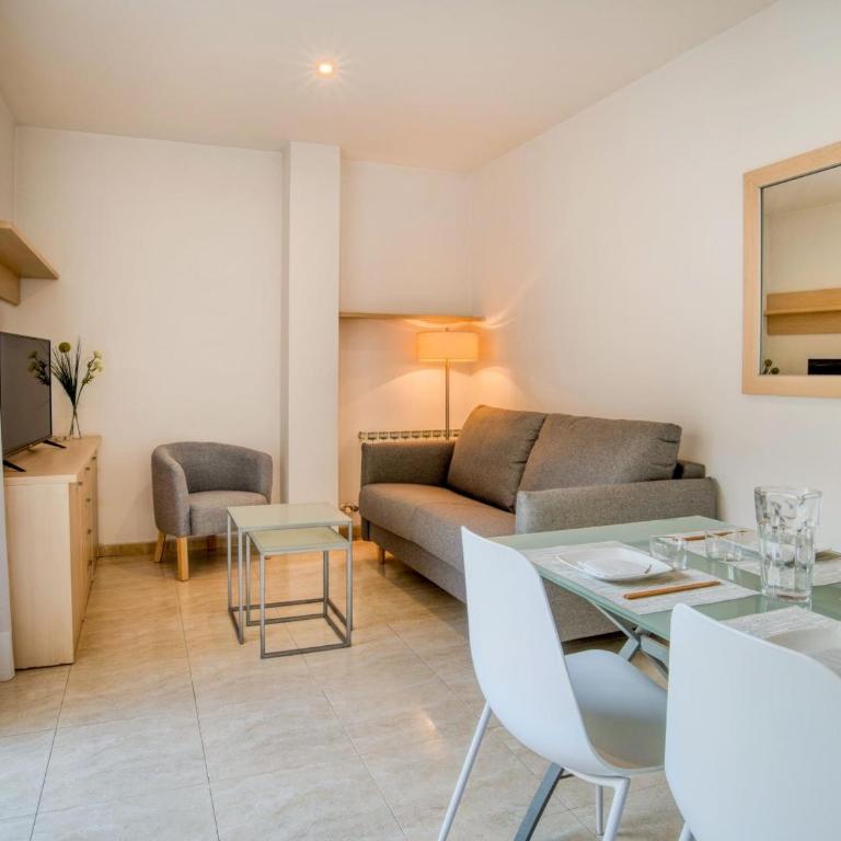 Apartamento céntrico en S'agaró con parking y balcón - ES-298-48 - Apartamento - 3
