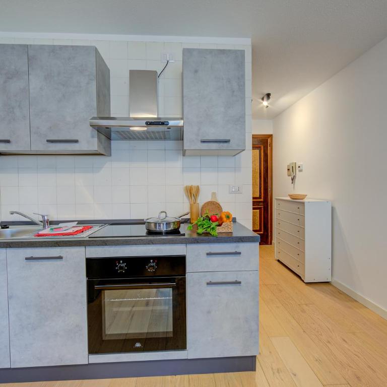 Studio Genzianella Ski In-Ski Out 100m - Happy Rentals - Monolocale con Balcone - 12