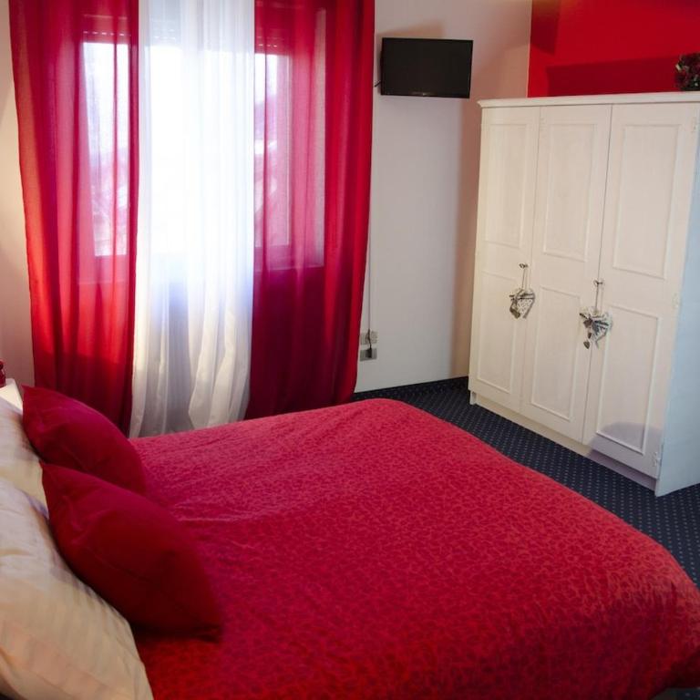 Albergo al Sole - Camera Quadrupla con Bagno Privato - 2