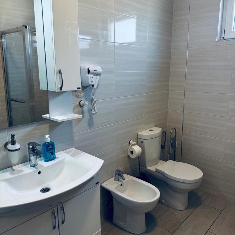 SF Apartments Lux - Two-Bedroom Apartment with Sea View - 8