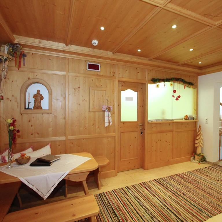Attractive holiday home in Kaltenbach on the ski-slope - Apartment mit 4 Schlafzimmern - 4