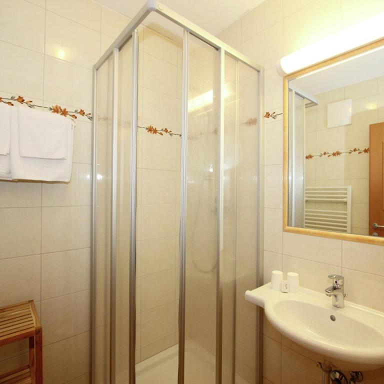 Attractive holiday home in Kaltenbach on the ski-slope - Apartment mit 4 Schlafzimmern - 3
