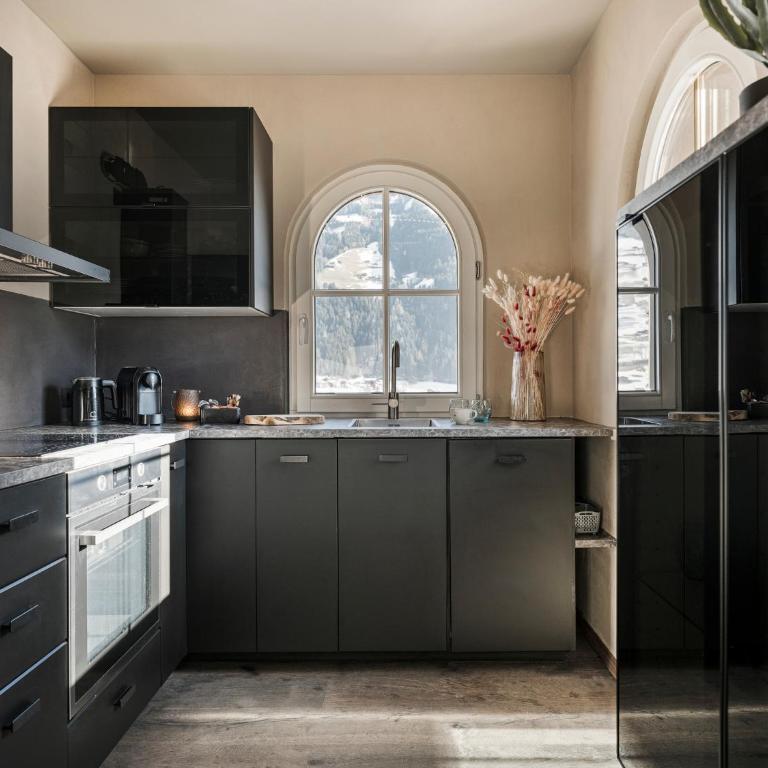 Hotel Sieghard Zillertal - Familienzimmer mit Bergblick - 9