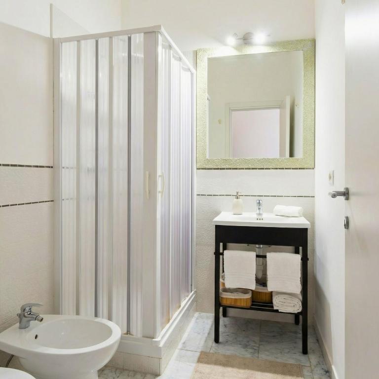 Melo Accommodations - Double or Twin Room with Balcony - 10