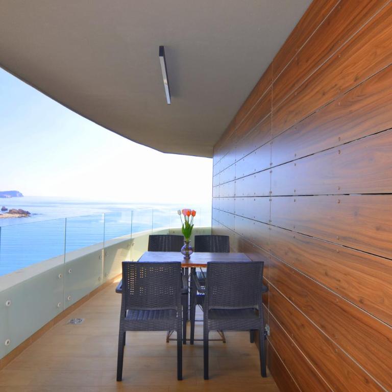 Azure Coast Deluxe Residence - Budva Seafront Living Suites - Deluxe Suite with Sea View - 10