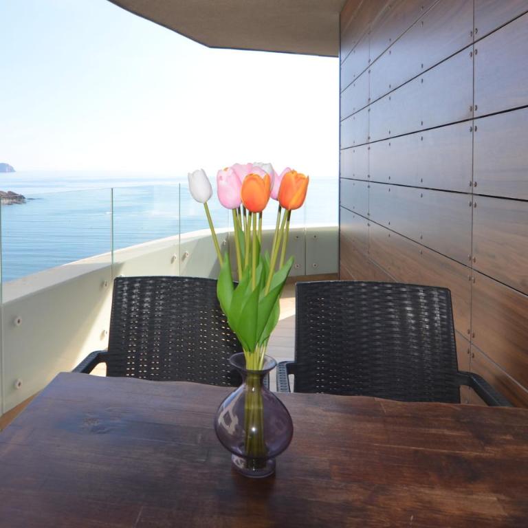 Azure Coast Deluxe Residence - Budva Seafront Living Suites - Deluxe Suite with Sea View - 3