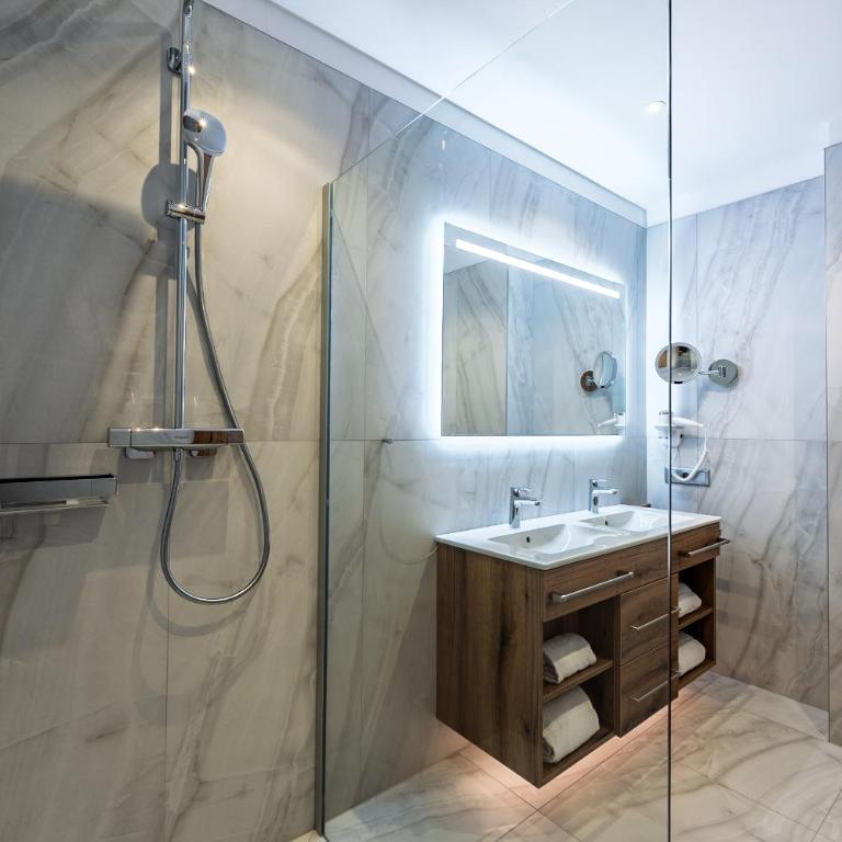 Hotel Vier Jahreszeiten - Junior Suite - 2
