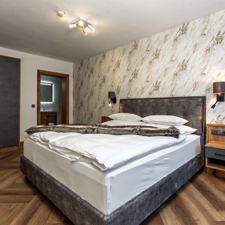 Hotel Vier Jahreszeiten - Familienzimmer mit Balkon - 1