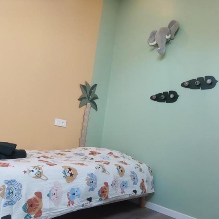Spacieux duplex avec terrasse très apprécié des voyageurs au cœur de la Bresse - de 2 à 8 personnes - Apartment - 14
