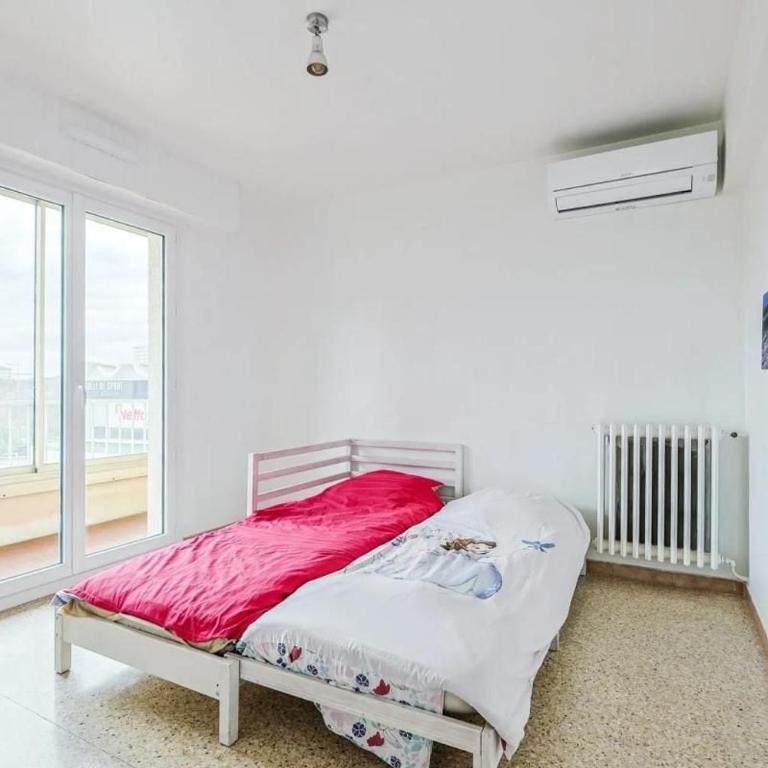 Appartement spacieux et lumineux, terrasse, parking, proche commodités - Two-Bedroom Apartment - 6