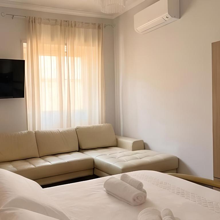 SR Guesthouse - Camera Matrimoniale con Bagno in Comune - 2